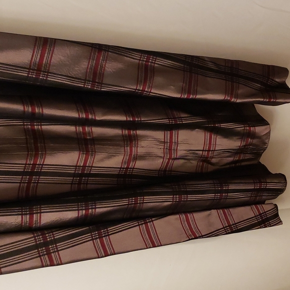 Burgundy and Black Taffeta Dress - Picture 4 of 5